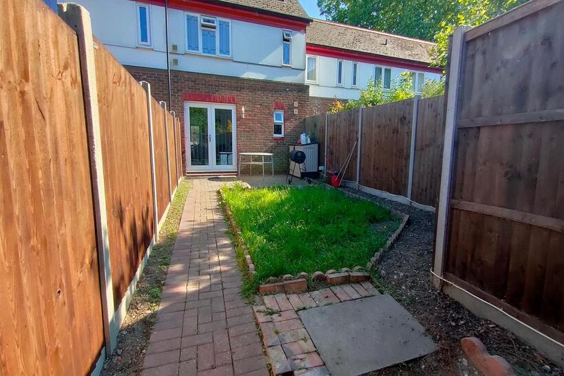 Tranton Road, London SE16 House share to rent - £1,500 pcm (£346 pw)