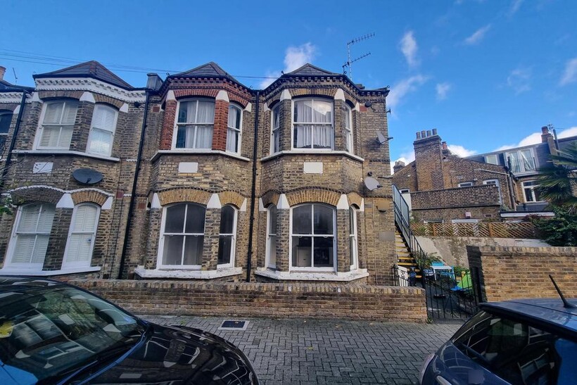 Bewick Street, London, SW8 2 bed apartment to rent - £2,045 pcm (£472 pw)