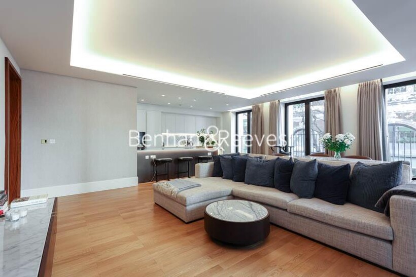 Lancer Square, Kensington W8 2 bed apartment to rent - £17,117 pcm (£3,950 pw)