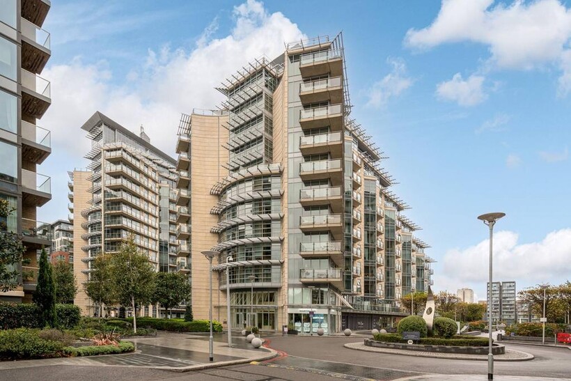 Juniper Drive, Battersea Reach... 2 bed flat to rent - £3,400 pcm (£785 pw)