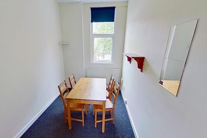 168b, North Sherwood Street... 4 bed flat to rent - £2,115 pcm (£488 pw)