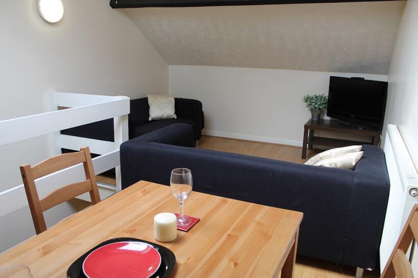 168b, North Sherwood Street... 4 bed flat to rent - £2,115 pcm (£488 pw)