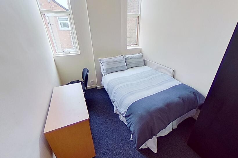 168b, North Sherwood Street... 4 bed flat to rent - £2,115 pcm (£488 pw)