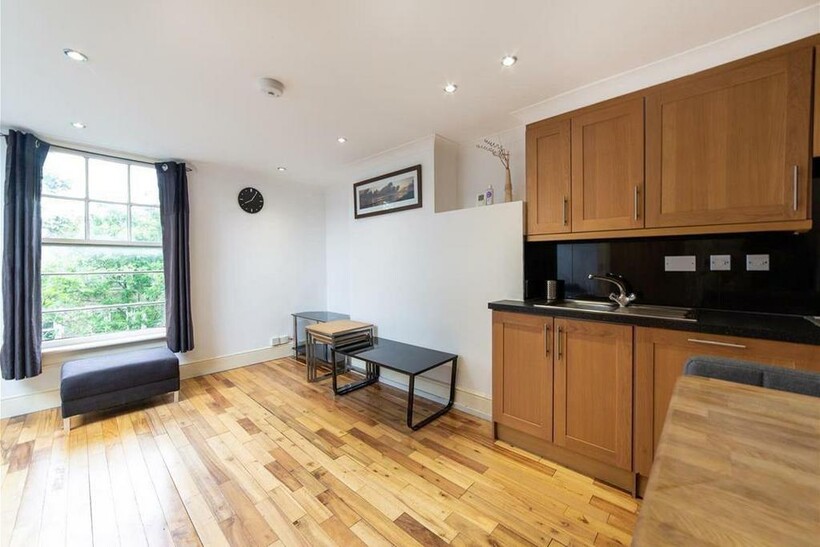 W EZJs L9c1 Eihi f KW8 Xbk A.jpg