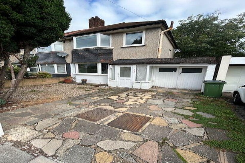 Bracondale Road, London SE2 3 bed semi-detached house to rent - £1,925 pcm (£444 pw)