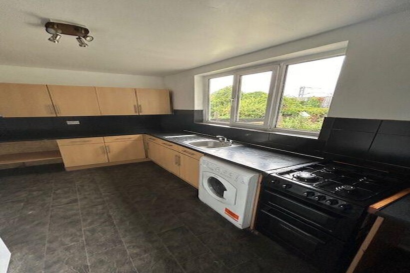 Bracondale Road, London SE2 3 bed semi-detached house to rent - £1,925 pcm (£444 pw)