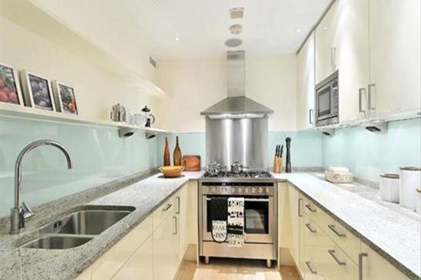 Young Street, London W8 1 bed flat to rent - £3,965 pcm (£915 pw)
