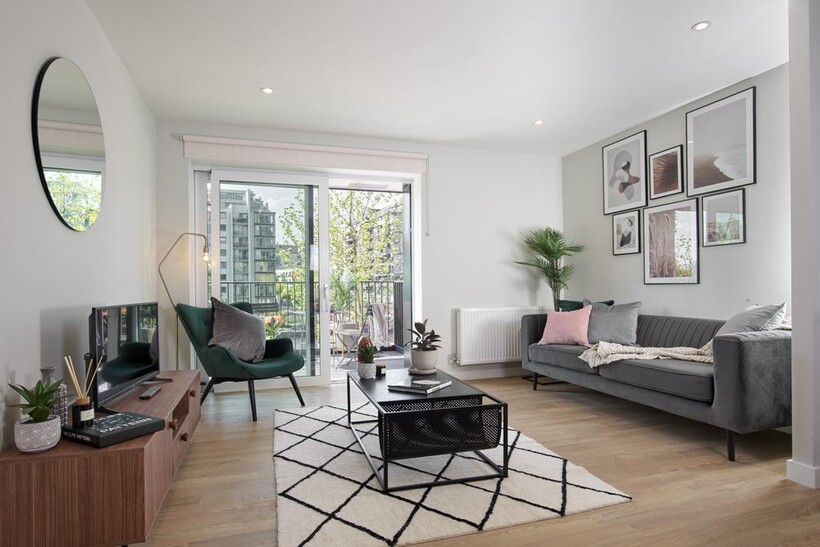 Windlass Apartments, Tottenham Hale... 1 bed apartment to rent - £2,120 pcm (£489 pw)