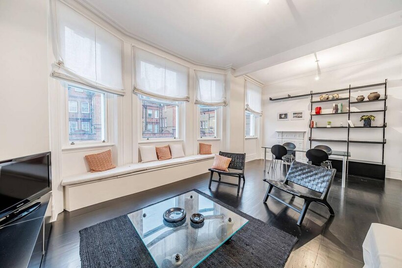 Harrington Gardens, South Kensington... 2 bed flat to rent - £4,680 pcm (£1,080 pw)