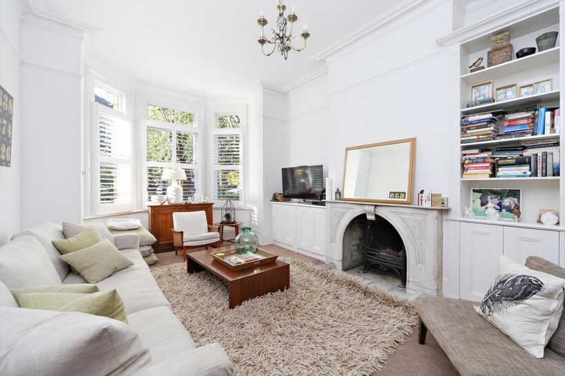Berkeley Place, Wimbledon, London, SW19 6 bed detached house to rent - £5,495 pcm (£1,268 pw)