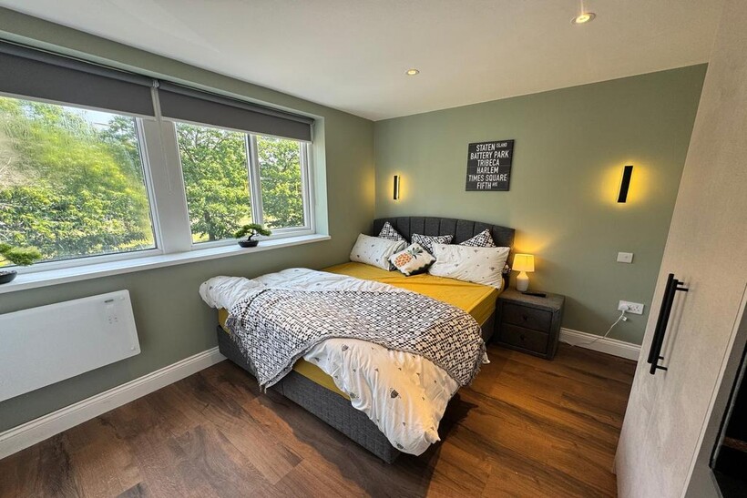 Cortis Road, London SW15 6 bed terraced house to rent - £6,700 pcm (£1,546 pw)