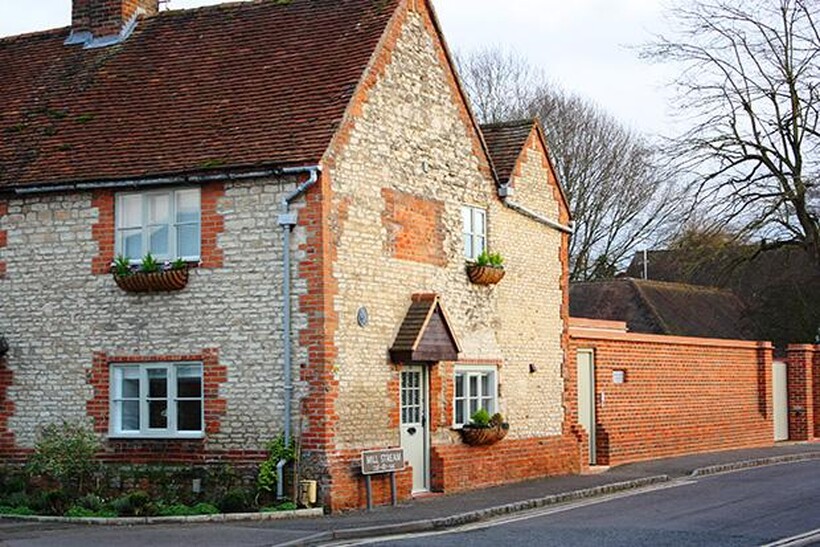 Mill Stream Cottage, Benson, OX10 3 bed cottage to rent - £1,795 pcm (£414 pw)