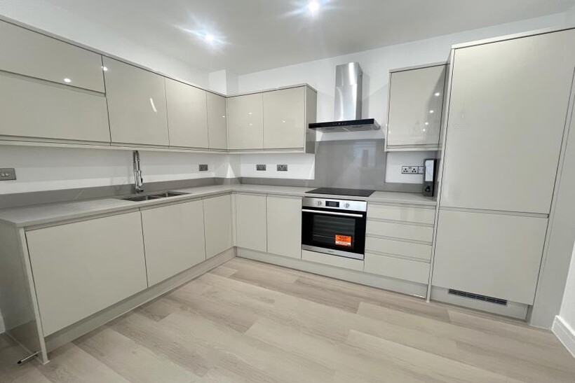 North Street, Guildford GU1 1 bed apartment to rent - £1,475 pcm (£340 pw)