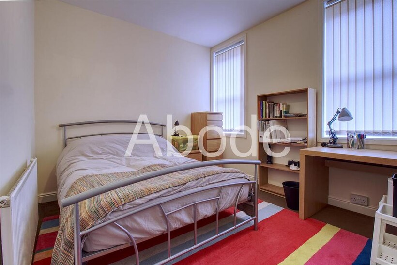 Hessle View, Hyde Park, Leeds 4 bed house to rent - £1,907 pcm (£440 pw)