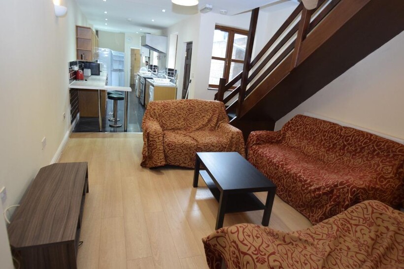 Seaford Street, Stoke-On-Trent ST4 6 bed terraced house to rent - £455 pcm (£105 pw)