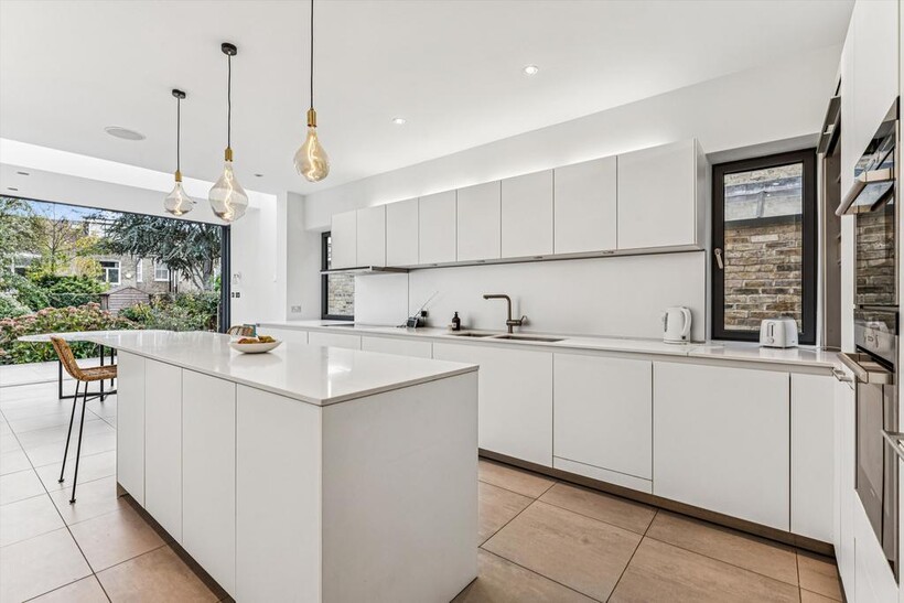 Creighton Road, London, NW6 4 bed terraced house to rent - £7,297 pcm (£1,684 pw)