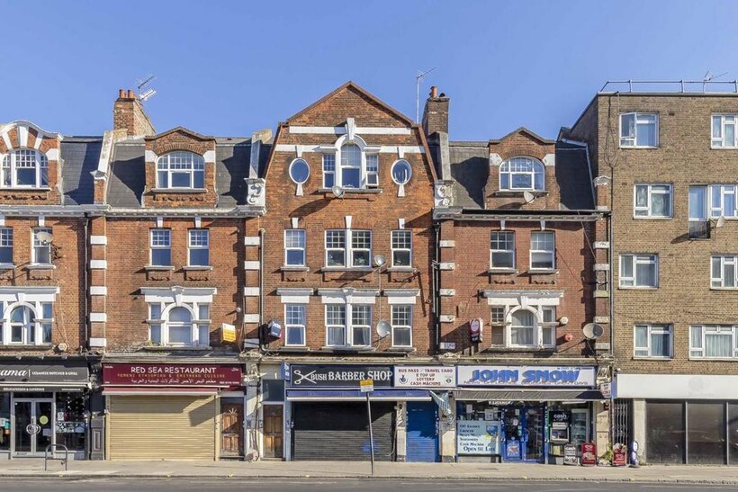 Uxbridge Road, London W12 2 bed flat to rent - £1,798 pcm (£415 pw)