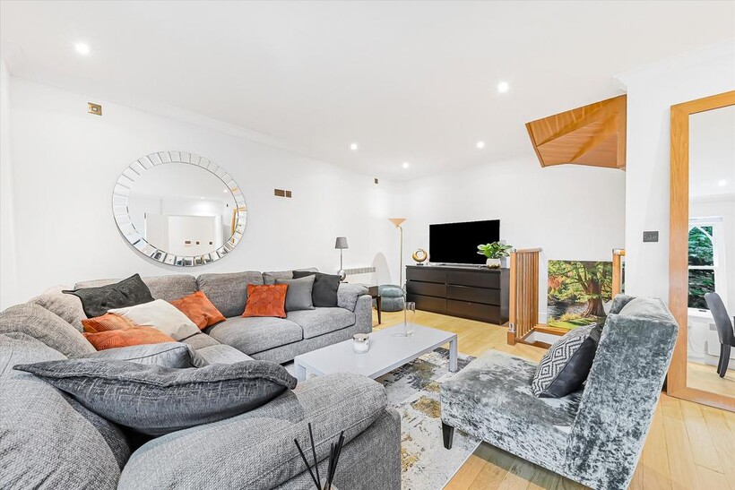 North End Way, London, NW3 3 bed maisonette to rent - £4,996 pcm (£1,153 pw)