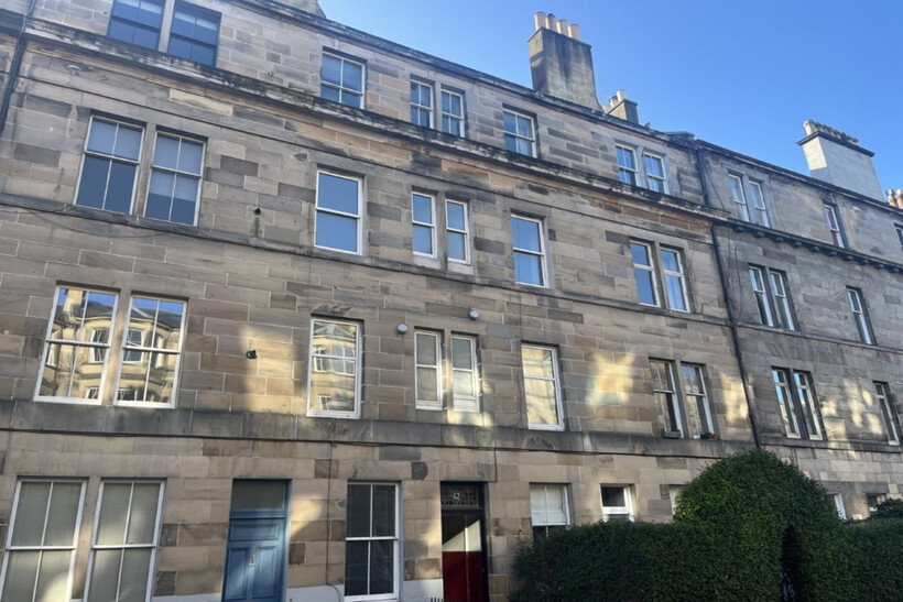 Montgomery Street, Edinburgh EH7 1 bed flat to rent - £1,045 pcm (£241 pw)