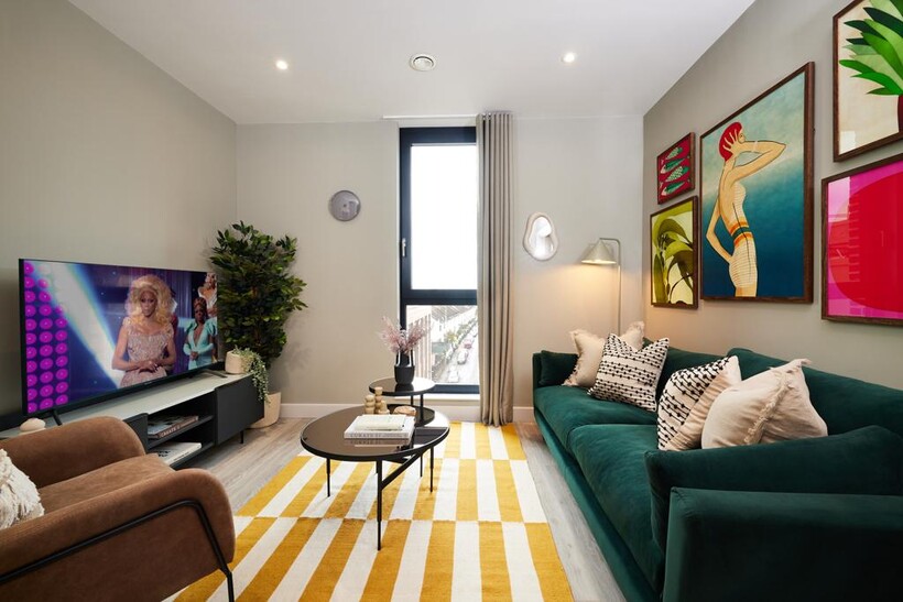 at Hove Central, 11 Boulevard Place BN3 2 bed apartment to rent - £2,320 pcm (£535 pw)