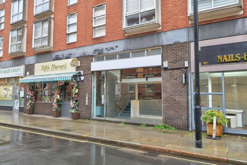 Cleveland Street, London, W1T Retail property (high street) to rent - £5,417 pcm (£1,250 pw)