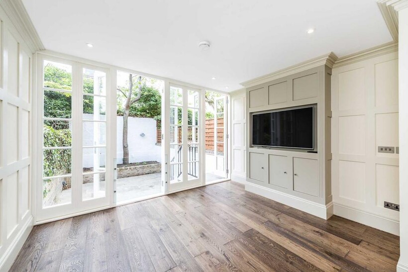 Yeoman`s Row, Knightsbridge SW3 3 bed house to rent - £8,883 pcm (£2,050 pw)