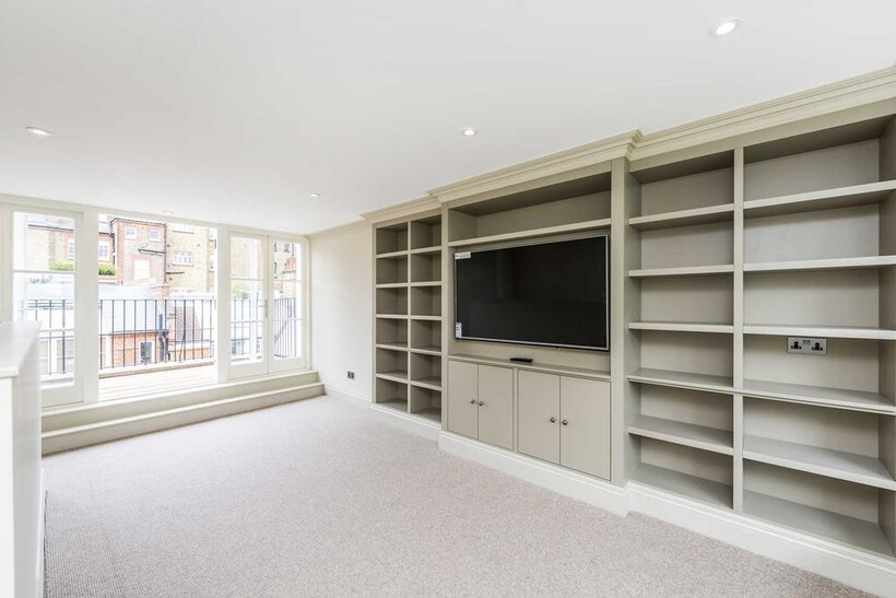 Yeoman`s Row, Knightsbridge SW3 3 bed house to rent - £8,883 pcm (£2,050 pw)
