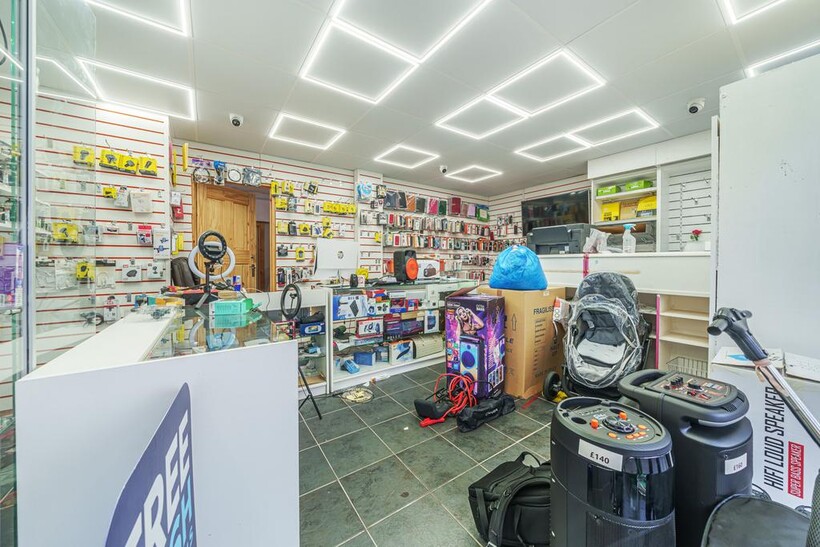 Vale Street, Manchester, M11 Property to rent - £1,995 pcm (£460 pw)