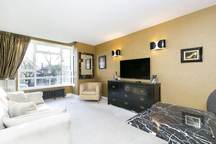 N10 2 bed apartment to rent - £1,863 pcm (£430 pw)