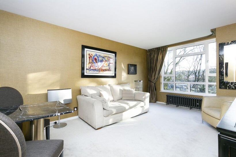 N10 2 bed apartment to rent - £1,863 pcm (£430 pw)