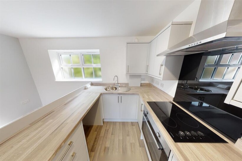 7-Connaught-Road-06152021 083113.jpg