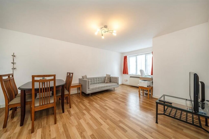 Dairyman Close, London NW2 2 bed flat to rent - £1,798 pcm (£415 pw)
