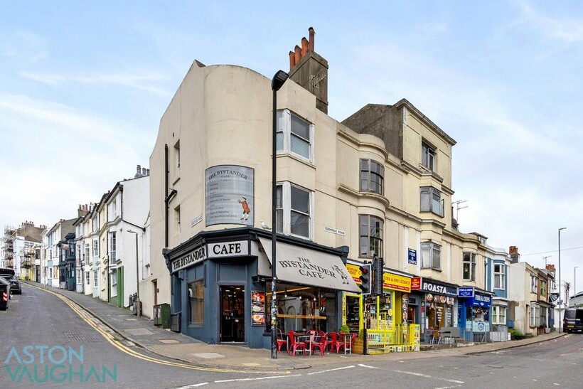 Terminus Road, Brighton BN1 2 bed flat to rent - £1,550 pcm (£358 pw)