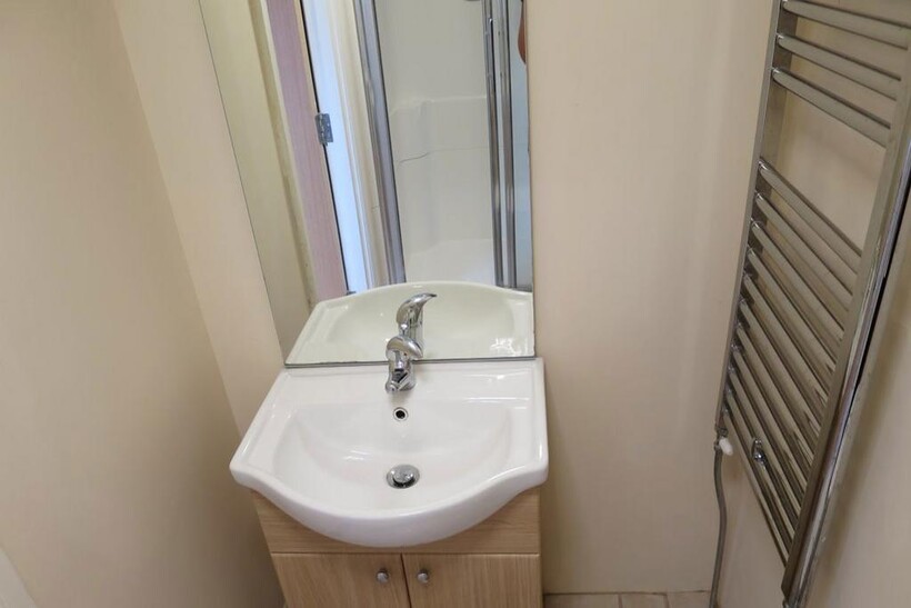 Cowley Road 4 bed flat to rent - £2,375 pcm (£548 pw)