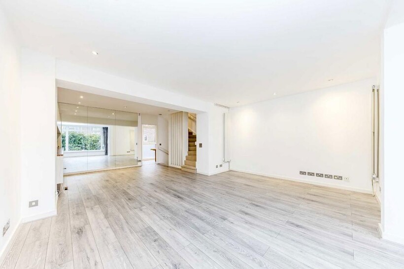 Woodsford Square, London W14 5 bed house to rent - £8,992 pcm (£2,075 pw)