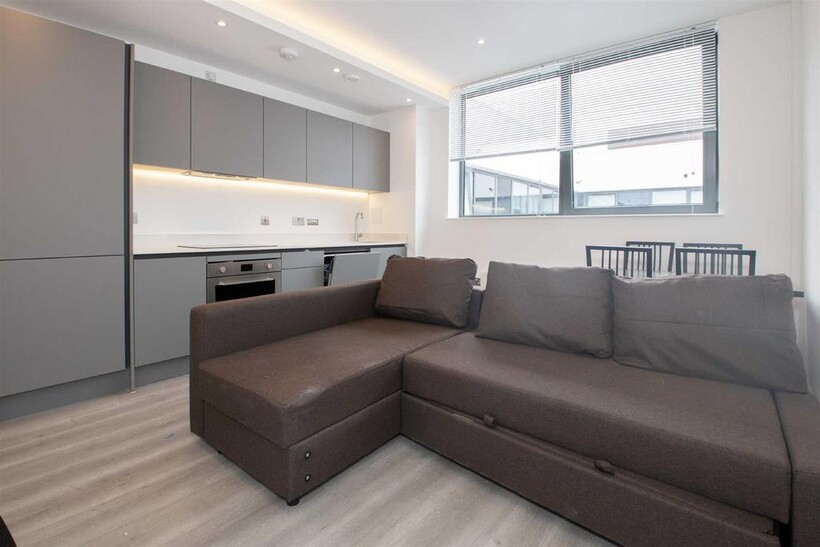 Capital Drive, Milton Keynes MK14 1 bed apartment to rent - £995 pcm (£230 pw)