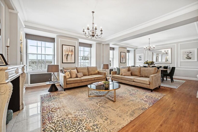 Grosvenor Square, Mayfair, London, W1K 3 bed flat to rent - £15,600 pcm (£3,600 pw)