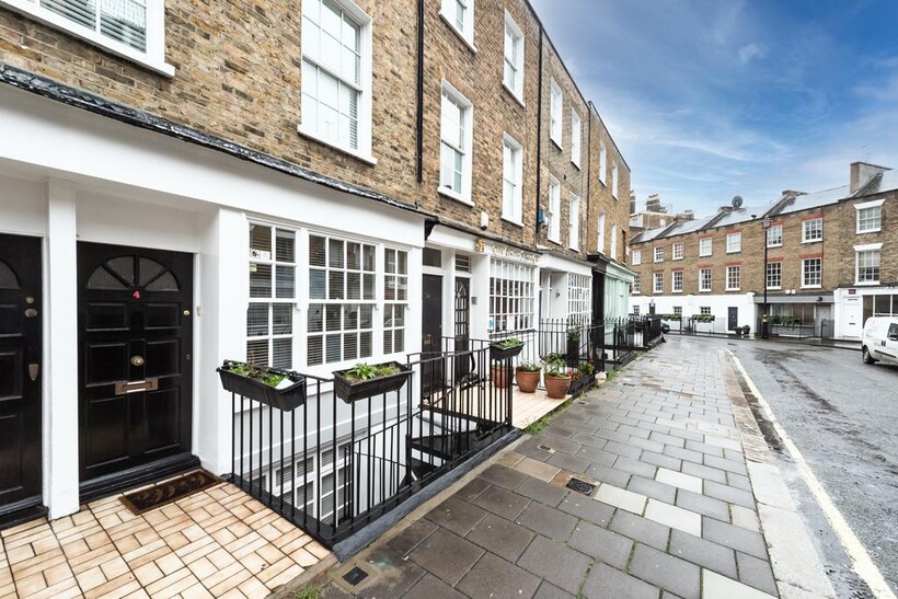 Harcourt Street, London W1H 1 bed maisonette to rent - £2,596 pcm (£599 pw)