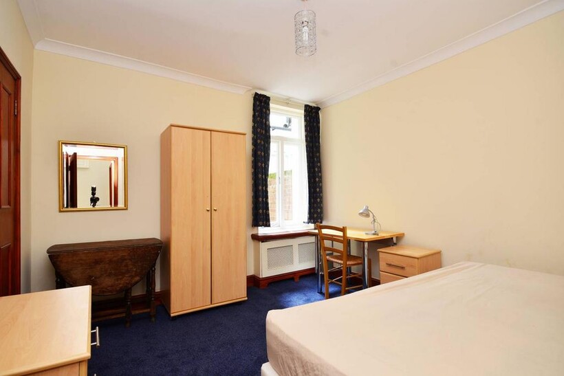 Penywern Road, Earls Court, London, SW5 2 bed flat to rent - £2,384 pcm (£550 pw)