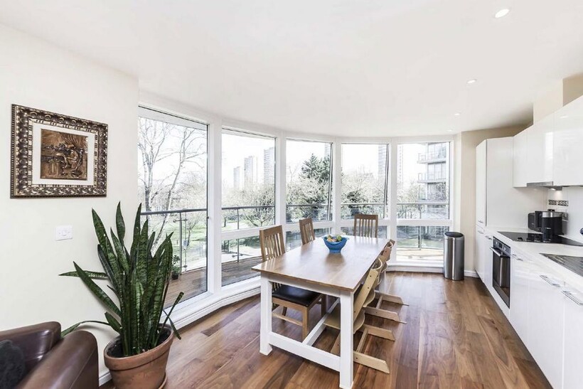 Clayponds Lane, Brentford TW8 2 bed flat to rent - £3,220 pcm (£743 pw)