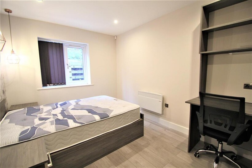 Hartisca Residence, Hartwell Road... 2 bed apartment to rent - £1,150 pcm (£265 pw)