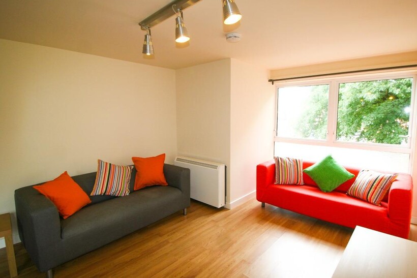 Slade Lane, Manchester M19 1 bed flat to rent - £845 pcm (£195 pw)