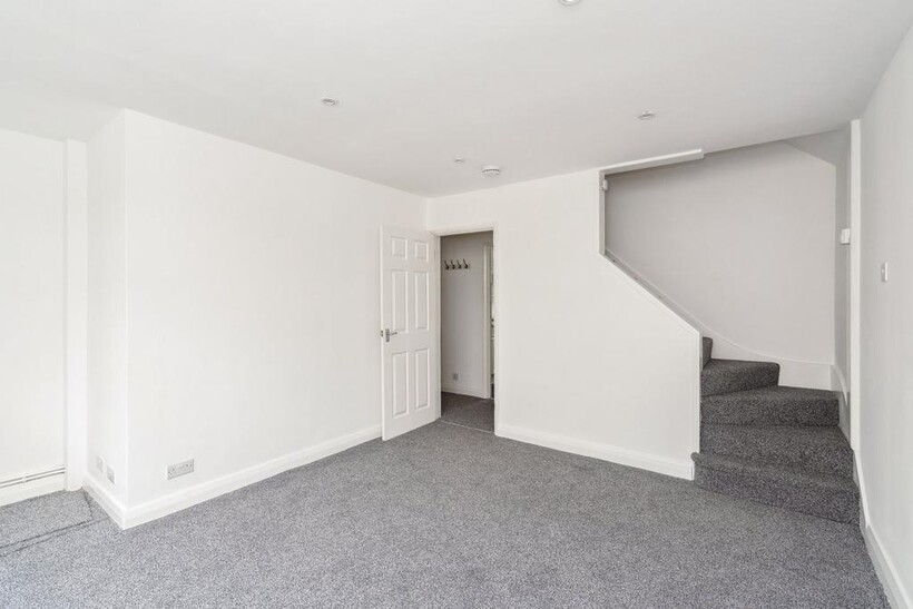 St Davids Close, Iver SL0 2 bed maisonette to rent - £1,475 pcm (£340 pw)