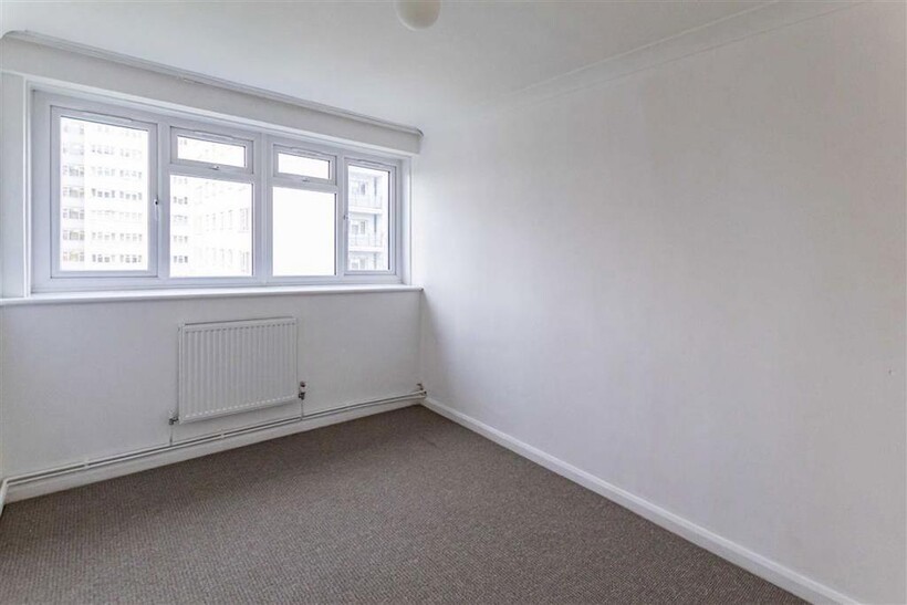 Shoot Up Hill, London NW2 2 bed flat to rent - £1,798 pcm (£415 pw)