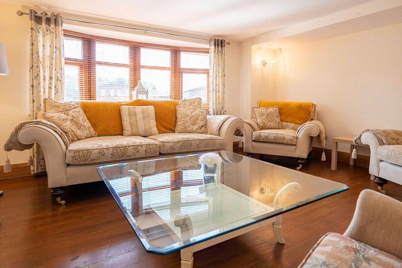 Abbey Lane, Ormskirk L40 4 bed semi-detached house to rent - £52,000 pcm (£12,000 pw)