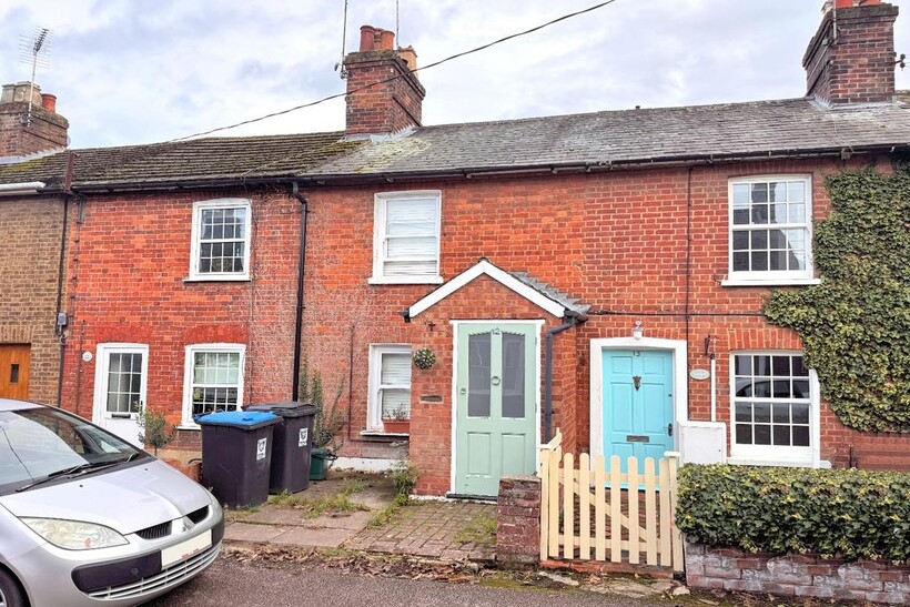 King Street, Tring HP23 2 bed terraced house to rent - £1,395 pcm (£322 pw)