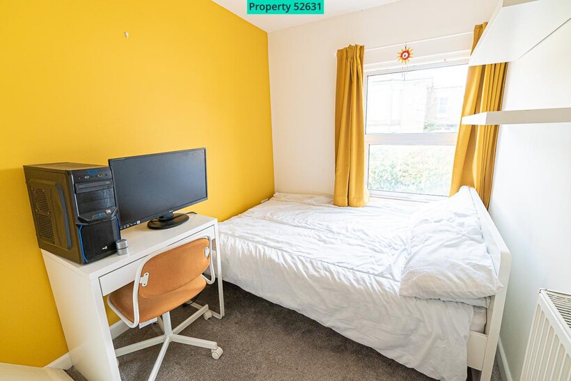 Avenue Road, Southampton, SO14 6TT 5 bed end of terrace house to rent - £2,047 pcm (£472 pw)