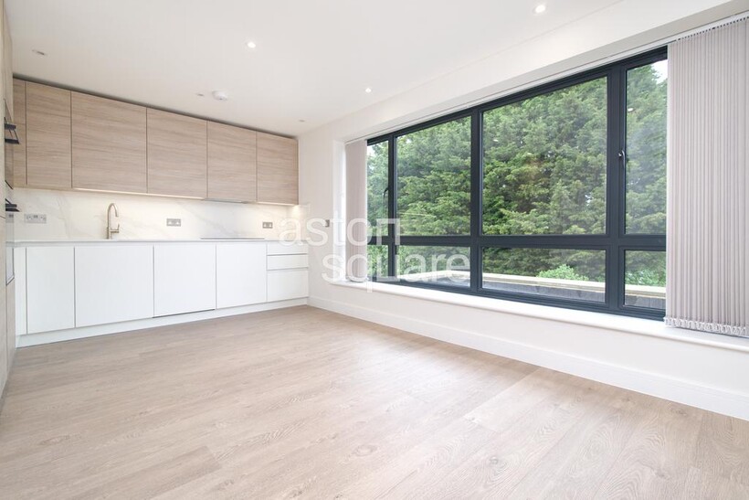 The Vale, London, NW11 2 bed flat to rent - £1,925 pcm (£444 pw)