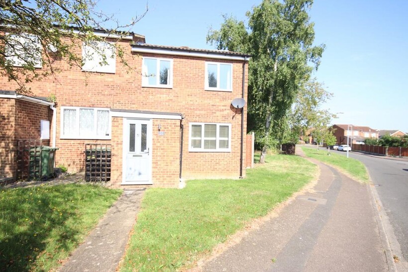 Eagle Drive, Flitwick, MK45 3 bed end of terrace house to rent - £1,500 pcm (£346 pw)