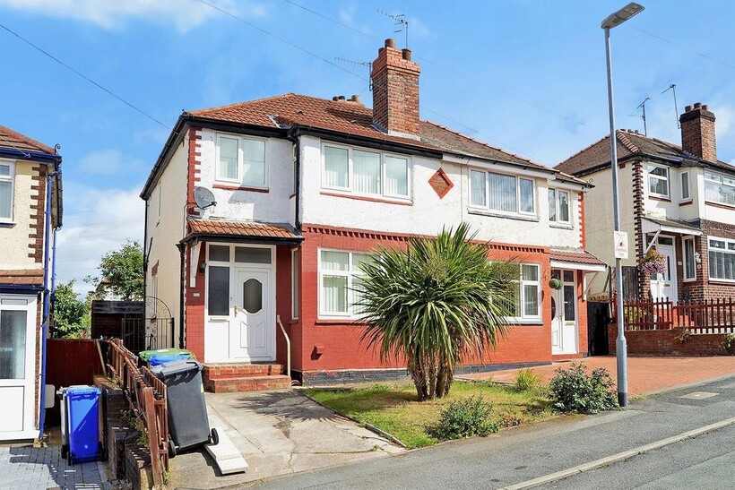 Hazel Avenue, Runcorn, WA7 4BL 3 bed semi-detached house to rent - £950 pcm (£219 pw)